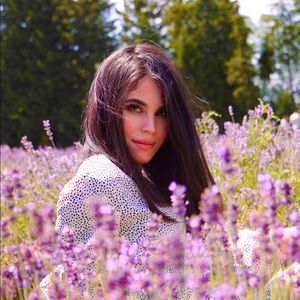 Meet your Posher, Ally